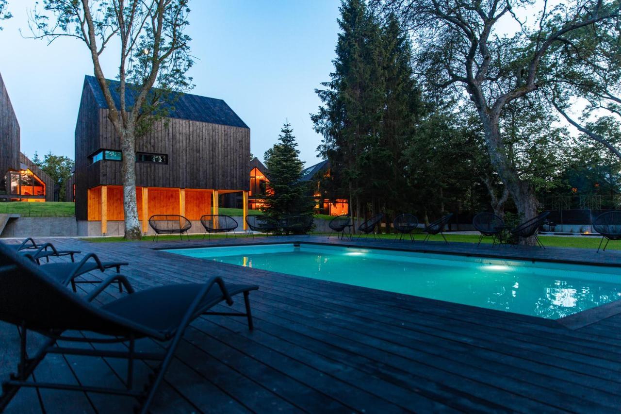 Camppinus Park Villa Jezierzany Dış mekan fotoğraf